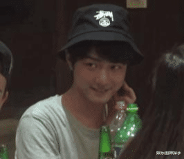 豪门|路人镜头下的肖战——太过真实，让人想脱粉！