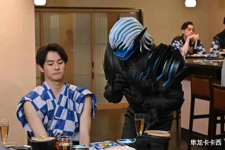 |假面骑士revice8话官方通稿：诸田敏日常操作 主骑二骑欢乐水战