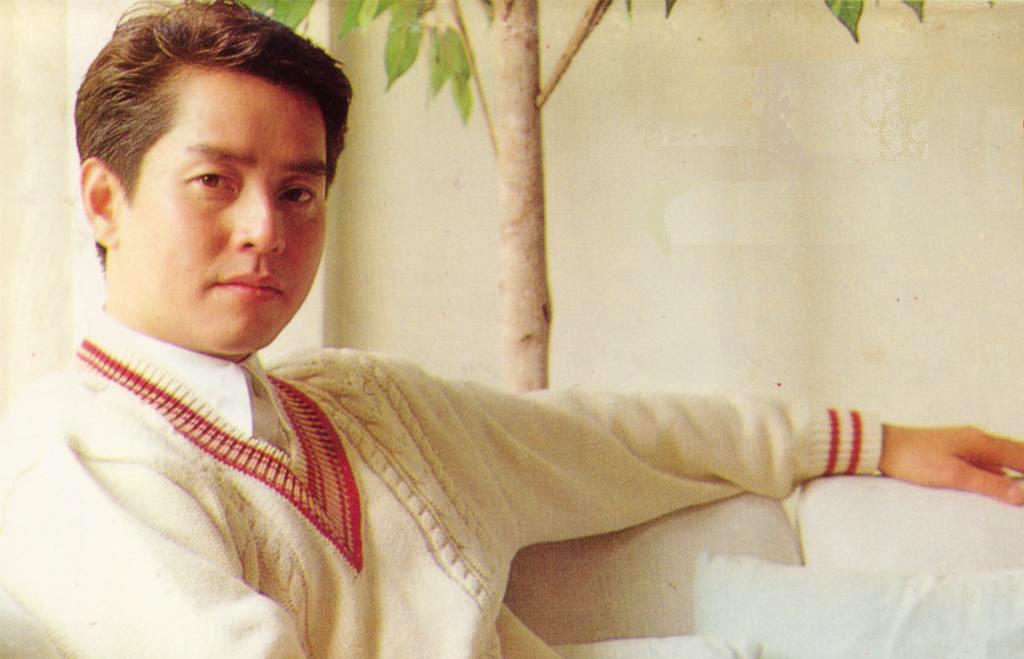 顿芳苓|谭咏麟和两个女人的爱情史：朱咏婷生子转正，原配选择出家