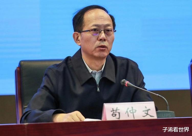中国足球|上午9点! 权威媒体曝出争议猛料：中国足球成笑话，球迷质疑声一片