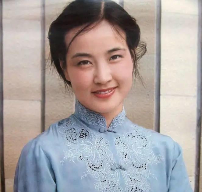 刘晓庆|他的葬礼轰动了整个娱乐圈,半个圈内的人都前来吊唁