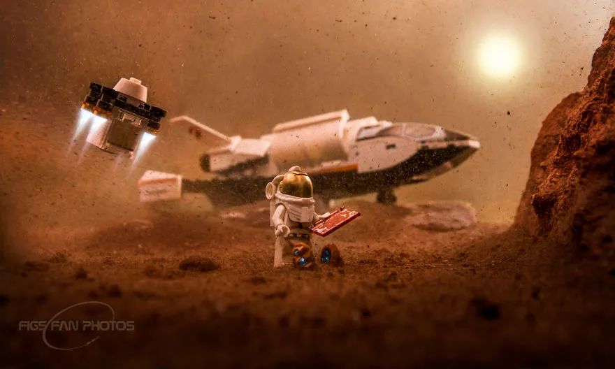 你能想象这些图片都是实景拍出来的吗?关于乐高摄影背后的故事