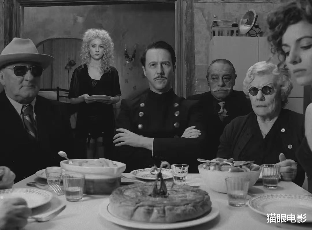 迪丽热巴|为演韦斯安德森电影！甜茶迷上大他37岁女人，007女星演狱警献身