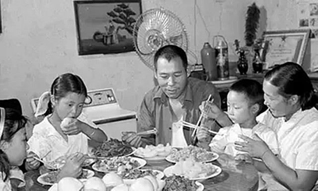 1977年女会计汤兰英遭枪决:靠职权敛财,顿顿有肉买萝卜干解腻
