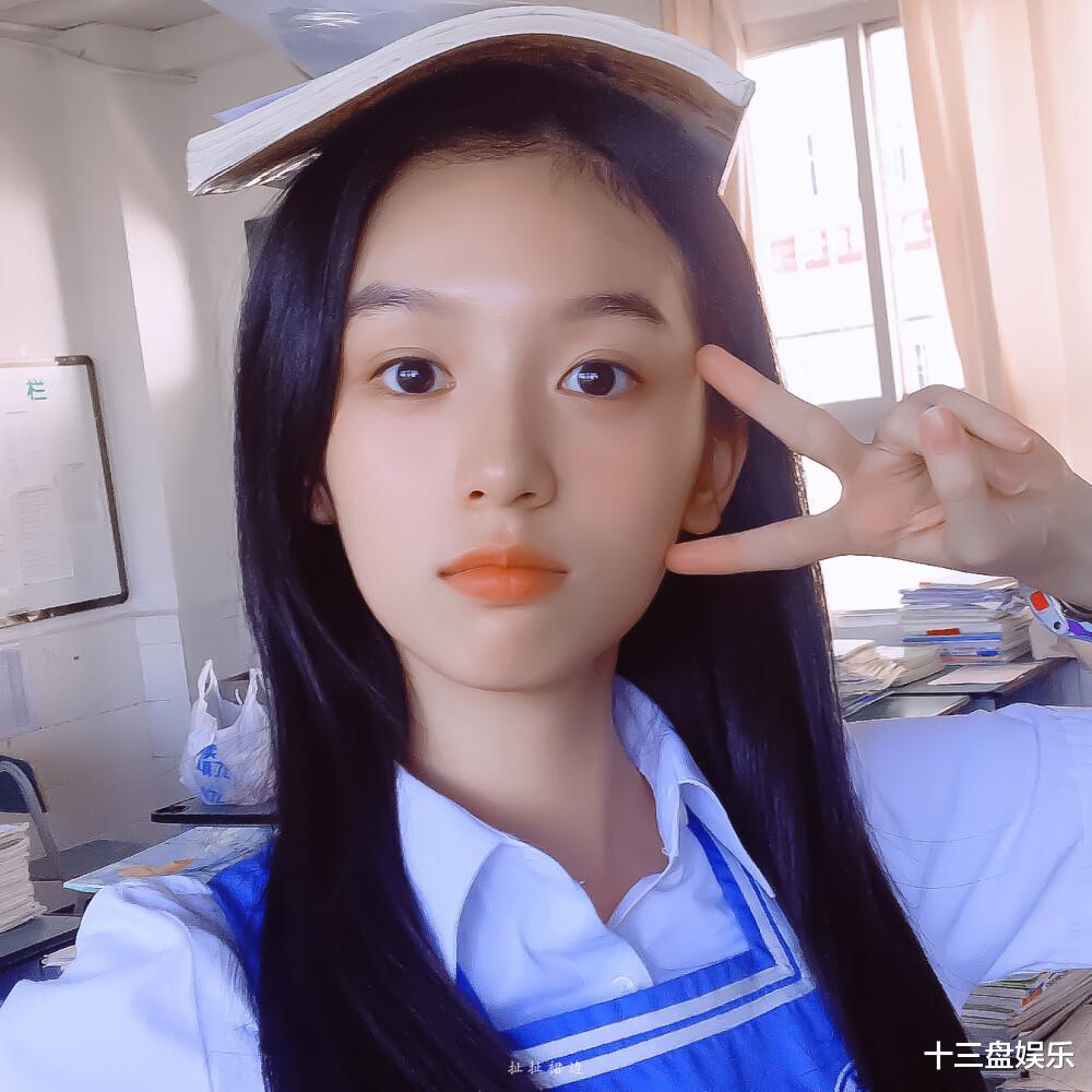 刘浩存|中国电影圈没人了？张艺谋力捧的谋女郎入围最佳女主角引争议