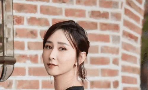 唐嫣|她因长得太美被国外首富娶回家，丈夫为让她睡好觉，甘愿切除器官