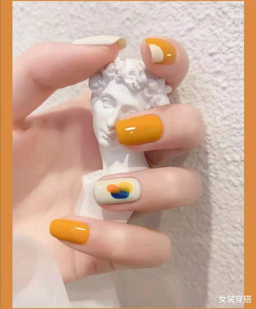 指甲油|夏天什么颜色的指甲油显手白