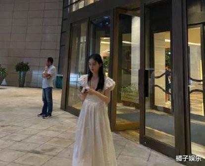 赵樱子|明星都去当网红了？女一号转行做主播日收入近百万，网红来钱真快