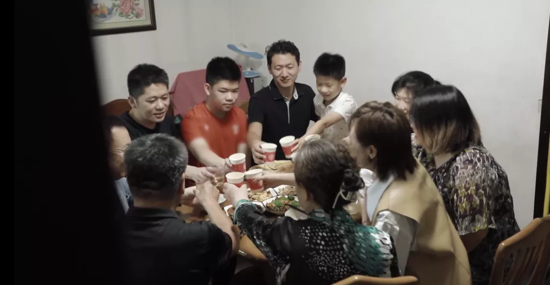厨房|这房子暗得我看不下去了！改造之后秒变八口阳光之家！