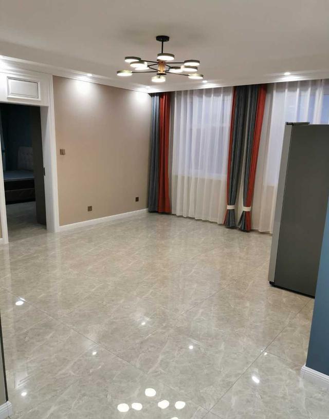 邻居家的新房硬装刚装好,忍不住过去偷瞄,全屋定制橱柜真大气