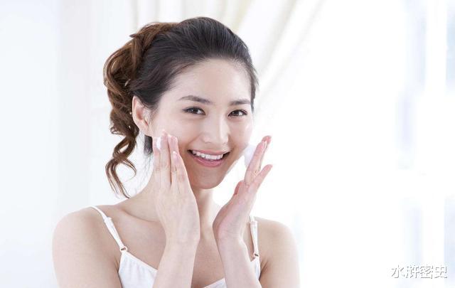 爽肤水 涂抹爽肤水时，常见的4个“误区”，难怪你的皮肤经常出问题