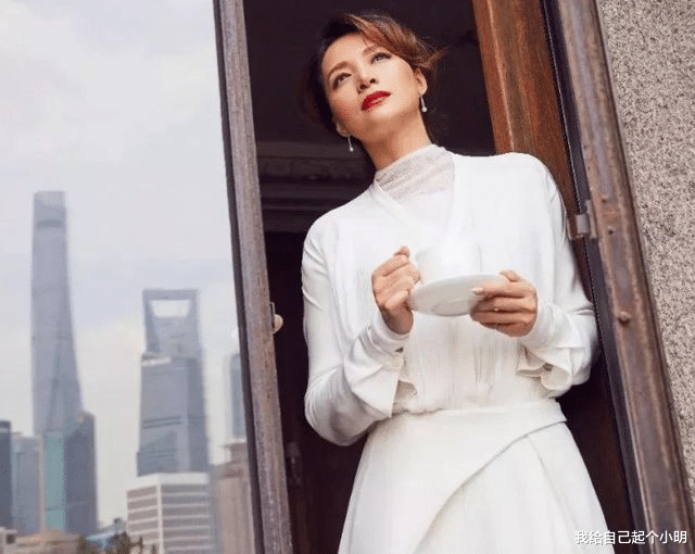 李双江|董卿的美都是假的? 这才是她最真实的样子, 网友: 被骗这么多年