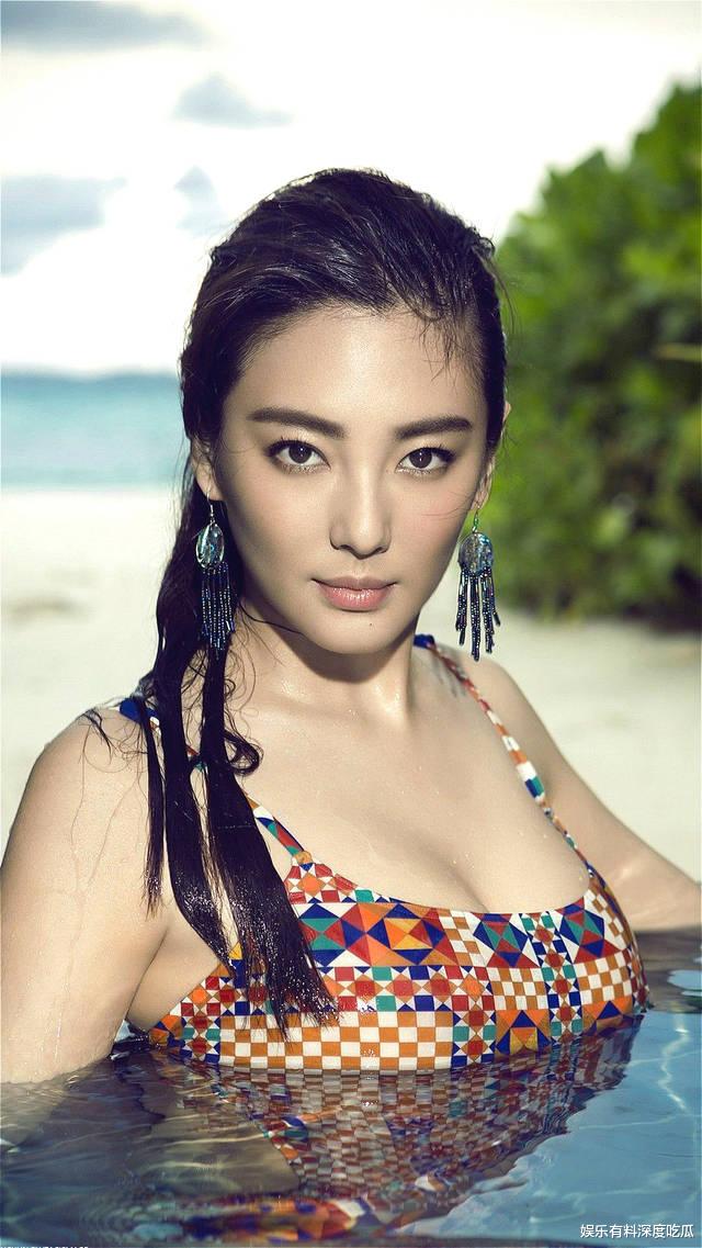 张雨绮|张雨绮：晒照摆造型，前凸后翘大长腿，“蚂蚁腰”太惹眼！