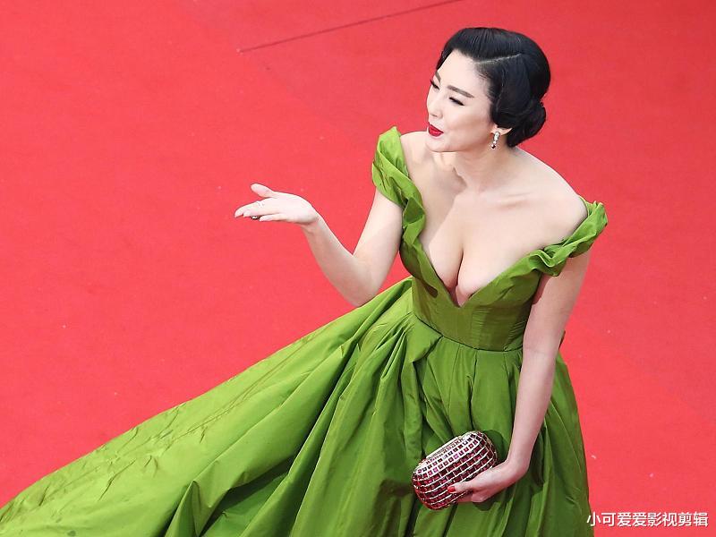 张雨绮|耿直少女张雨绮：性格直爽豪迈，衣品穿搭更是又酷又美