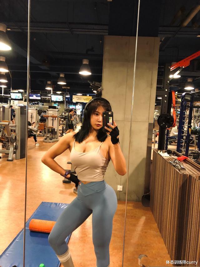 臀部|中国第一美臀皇后姜黎明，身材曲线优美，5个臀部训练动作给到你