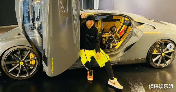 小周周|周杰伦晒女儿萌照，小周周骑单车两个“保镖”守护，被宠成公主