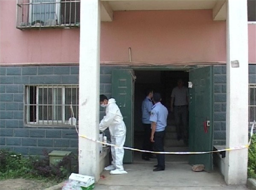 南京一女子为出去玩乐,将2个女儿锁家中饿死,人性险恶超出想象