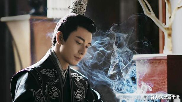 山河表里|《山河表里》到底是一部什么样的剧？现代的发型加上古代的服装，像葫芦娃又像野人