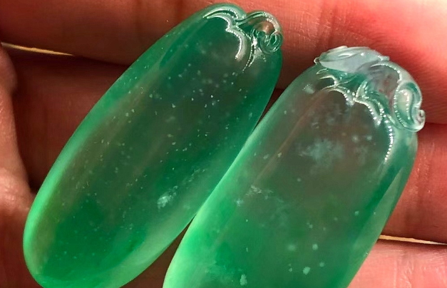 翡翠|第一次接触翡翠的小白，想要收藏翡翠，可在这四种类型入手