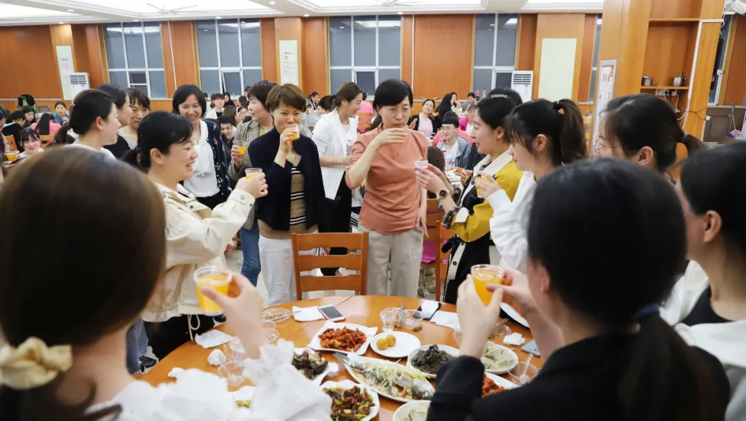 凤凰台上凤凰酒 鲁南眼科医院举办庆祝“5.12国际护士节”系列活动