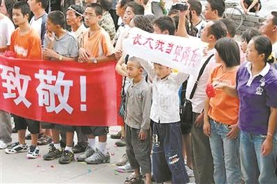 周杰伦|周杰伦冲上热搜，隐瞒13年的惊人秘密终于曝光