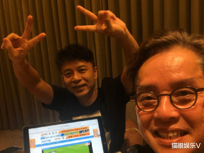 谭咏麟|谭咏麟不受风波影响，晒合照为李克勤庆54岁生日，面色红润心情大好