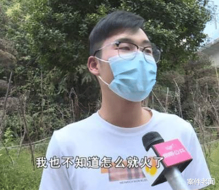 摆摊 大妈用掏耳工具抠脚被网暴、没什么文化、亦不懂干净、卫生