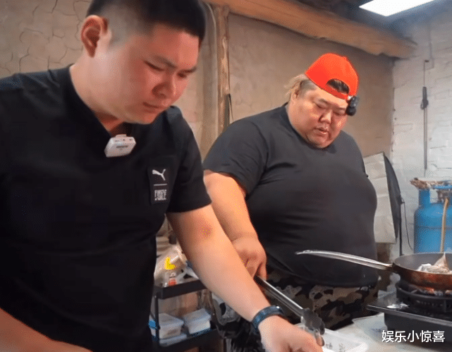 |?泡泡龙悲剧再上演？600斤胖猴仔清空视频，被传已经离世