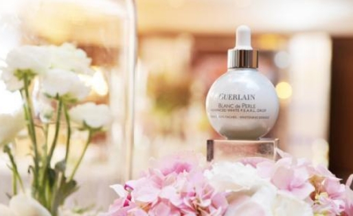 高马尾 肌肤暗沉必囤精华液!抗氧亮肤抗初老,用对净化肤质逆袭水光肌!