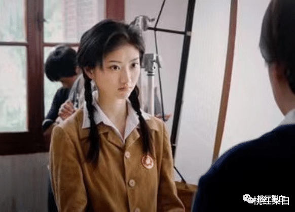 景甜|巩俐曾靠旗袍称王，娜扎跟景甜的距离，差了不止一个假屁股