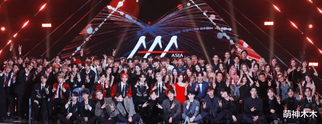 颁奖礼|韩国最新颁奖礼大翻车！明星脸肿妆浓造型丑，韩网热帖都在吐槽