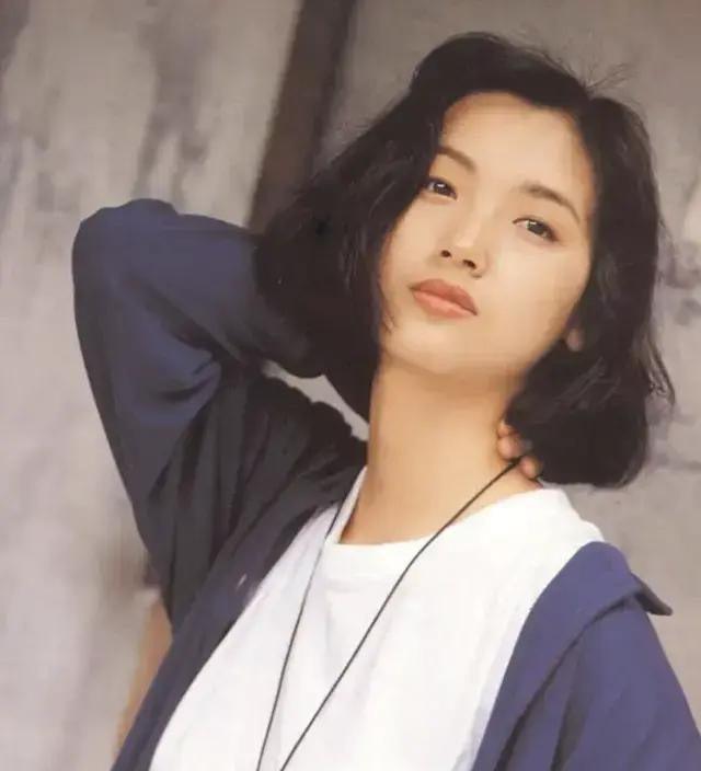 刘德华|她曾辜负华仔，53岁了苍老憔悴现身，从女神到素面朝天的家庭主妇