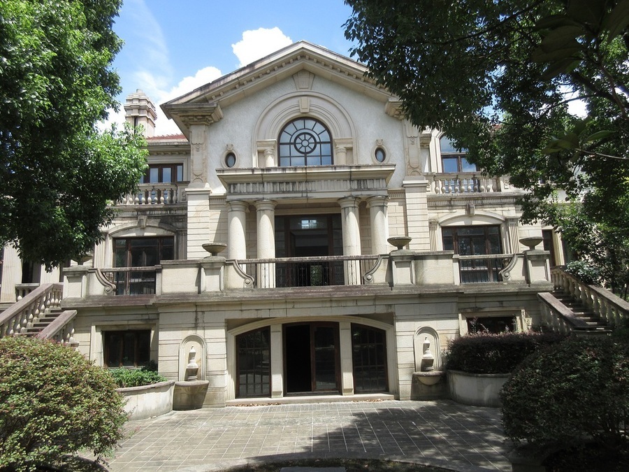 |上海一栋1024平大别墅要价4300万无人竞拍