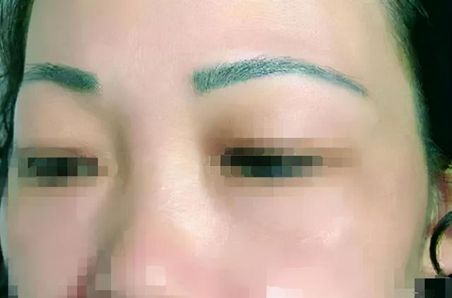 纹眉 为什么“不建议”女生纹眉？纹眉师“道出”实情，庆幸当初没跟风