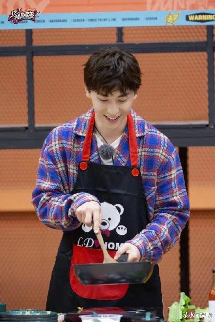 撞衫|雷佳音李现撞衫遭辛芷蕾吐槽！33位男星撞衫修罗场，谁丑谁尴尬