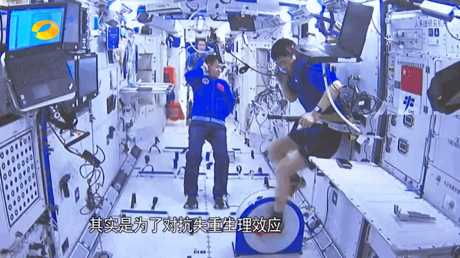 航天员 航天员返回地球后，为什么自己站不起来，要被抬着走？