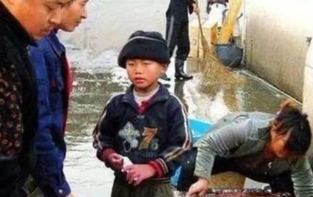 明儿说小|“杀鱼弟”孟凡森：喝的不是百草枯，是对原生家庭的绝望