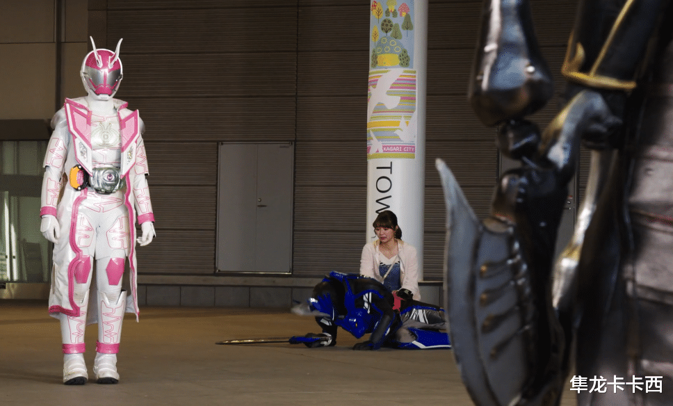 重返中世纪|假面骑士specter联动剑锋衍生剧 花音变身新女骑 诚哥实力虐菜