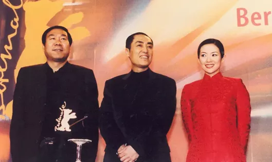 魏敏芝|13岁喂猪，一夜爆红后被张艺谋劝退的“最丑谋女郎”魏敏芝，如今变成了这样