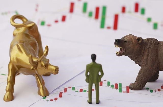 午盘 三大指数冲高回落,午盘加速跳水,是什么原因?