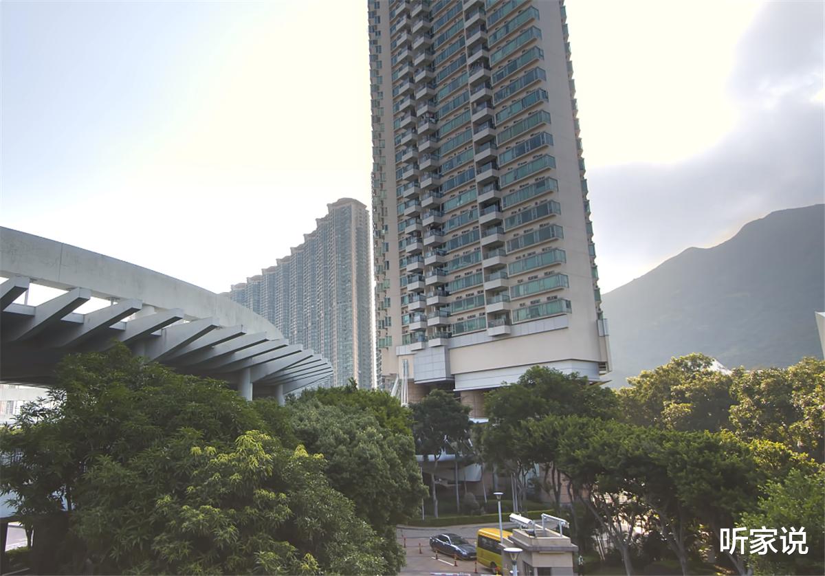 香港80后夫妻买下45㎡小家，搭起地台将两室变三室，网友：真的服