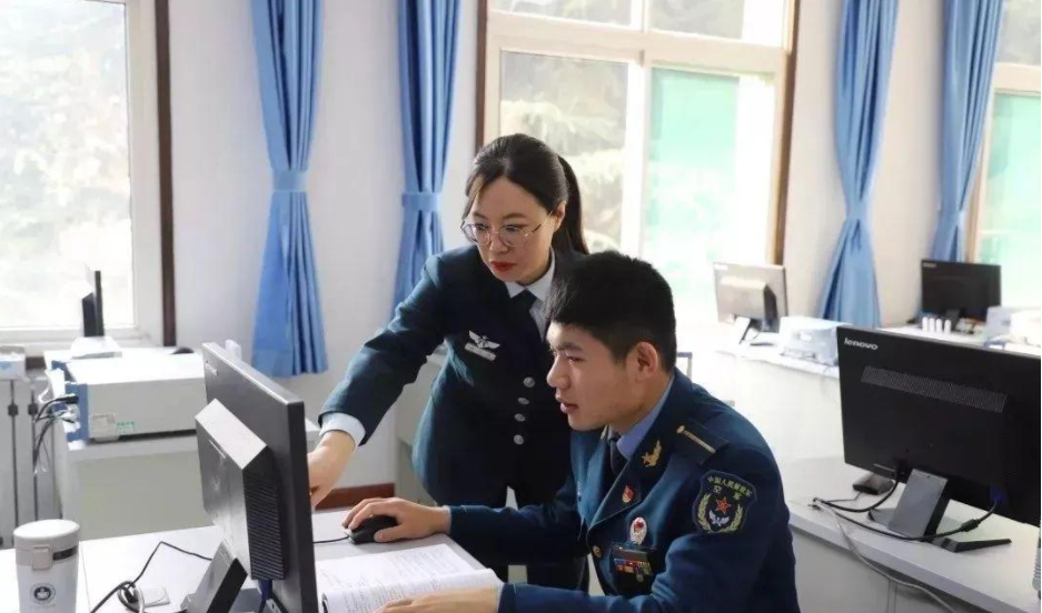 文职|?军队文职2月起开始招聘，月薪9000起专科可报，想考学生要抓紧