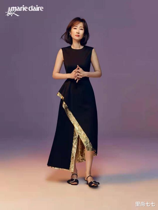 娱乐圈|刘敏涛12岁女儿首露面，母女拍大片女儿气场强，五官高级脸型像妈