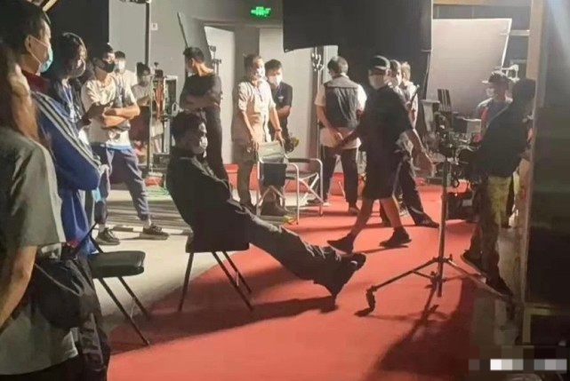 刘涛|刘德华与刘涛搭档拍戏，二人片场超敬业，刘涛身材被路人拍五五分