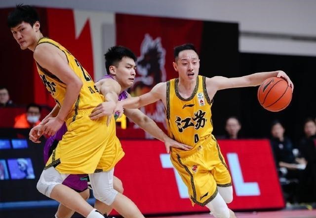 广东男篮|被广东宏远放弃后成人生赢家！CBA顶薪先生表现糟糕，让人失望