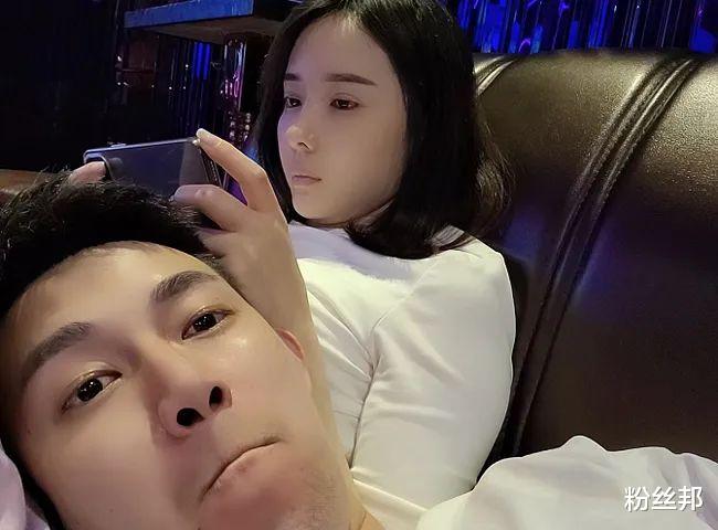 外来媳妇本地郎|宠妻狂魔阿哲午夜秀恩爱，包场为老婆庆生，哲嫂展现小蛮腰好身材