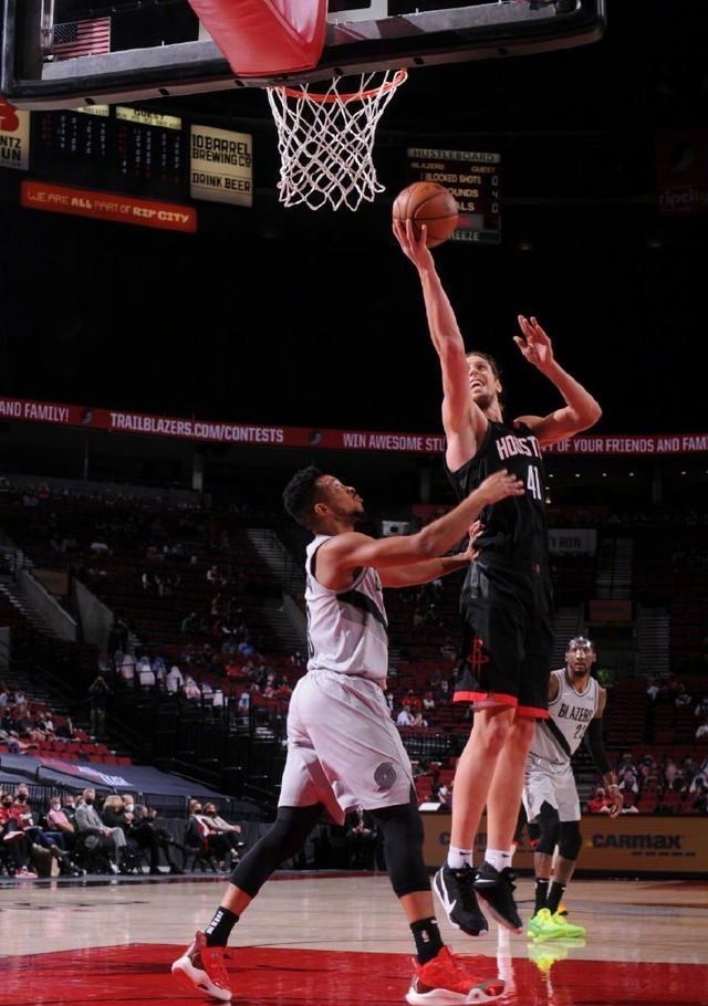 火箭队|愿意与火箭达成续约？奥利尼克表态：金钱不是续约的唯一决定因素