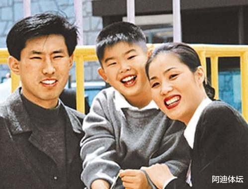 勒布朗·詹姆斯|為祖國(guó)爭(zhēng)冠卻慘遭開除，理由卻是身高不符，怒入外籍后連奪11冠