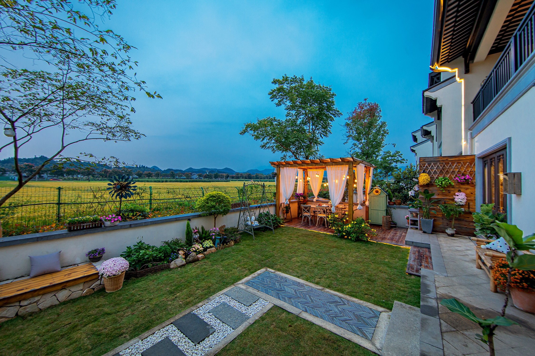 |80㎡最美乡村别墅小院，全由自己亲手布置设计，超有成就感