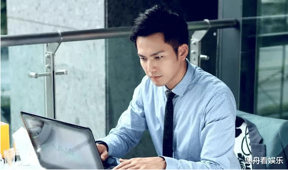 沙漏|《沙漏》即将开拍，饶雪漫亲任编剧，导演是你们的不老男神